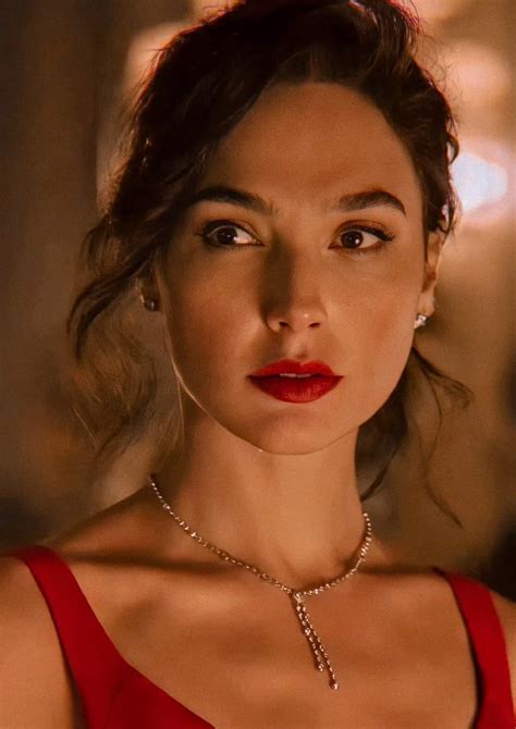 gal gadot red notice.